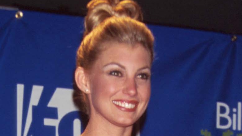 Faith Hill smiling for a photo