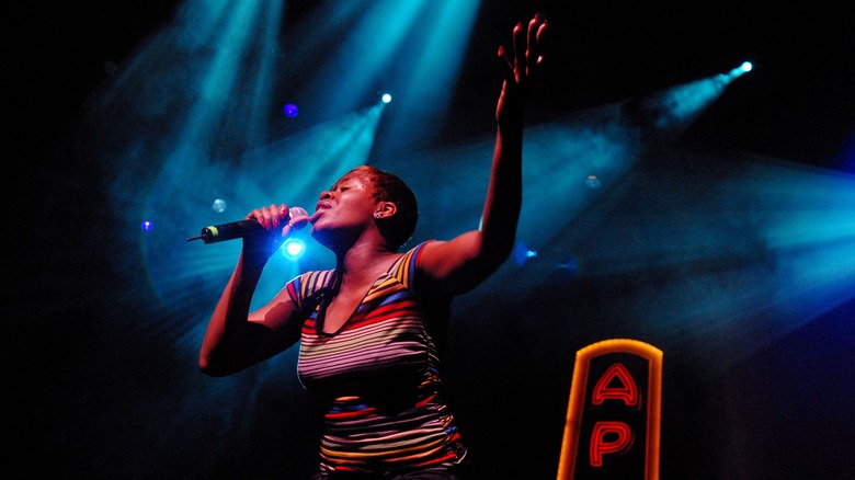 Fantasia Barrino performing in 2006