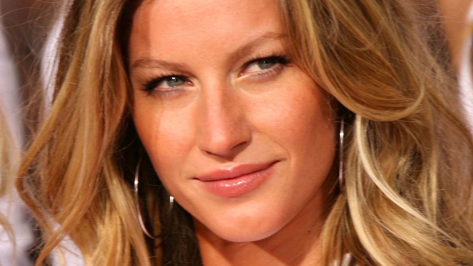 Gisele Bündchen wants to show the world she's genuinely happy