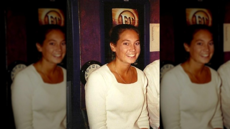 Ginger Zee at a restaurant at age 19