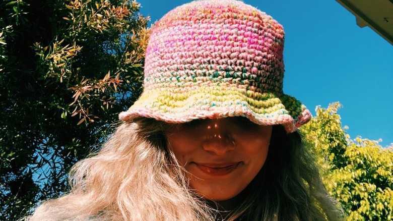 Haley Lu Richardson in crochet hat 