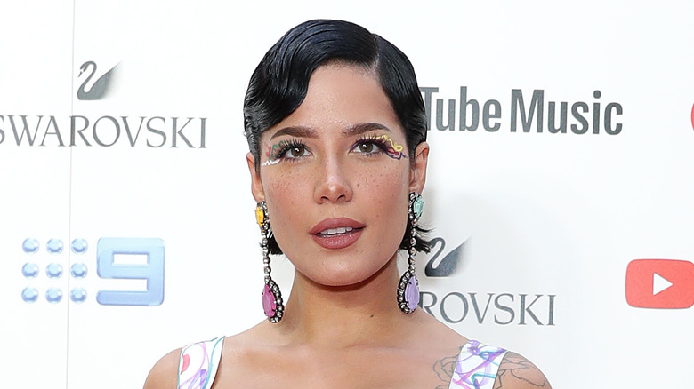 Halsey at an awards show in 2019