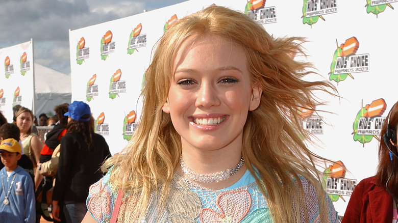 Hilary Duff smiling at Kids' Choice Awards