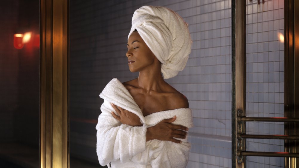 Jada Pinkett Smith posing for a portrait in 1997