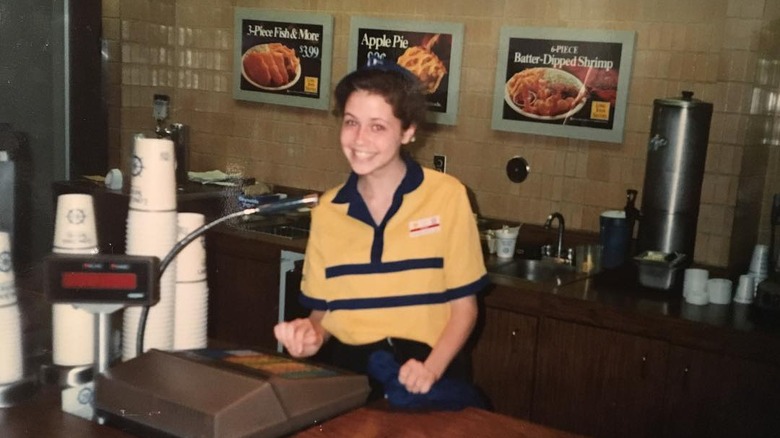 Jenna Fischer working at Long John Silver's