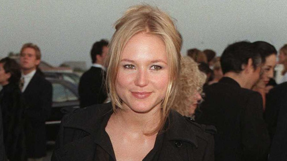 Jewel in 1997 at a gala