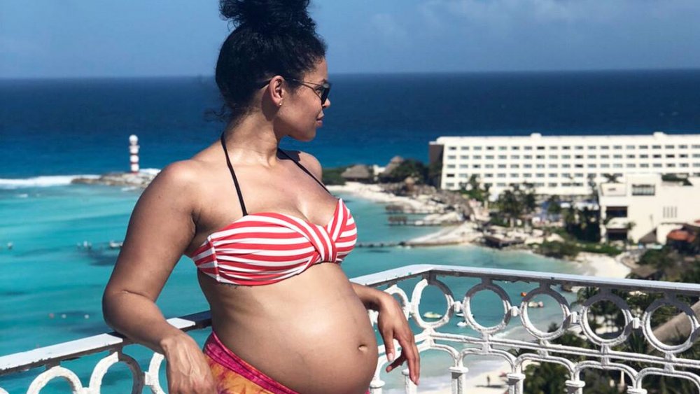 Pregnant Jordin Sparks in a bikini 