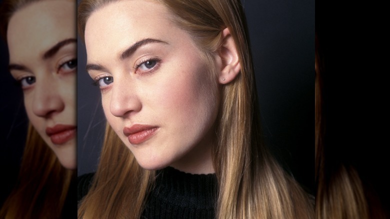 Kate Winslet posing