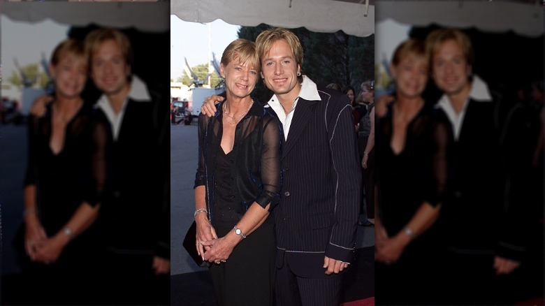 Keith Urban with his mother