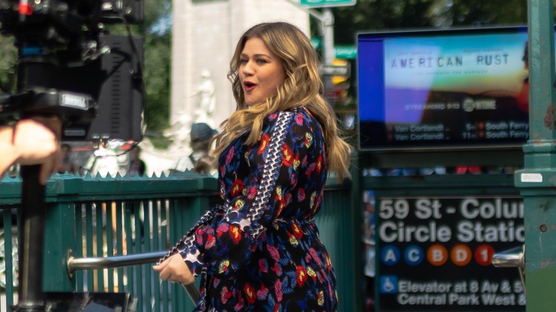 Kelly Clarkson in Columbus Circle