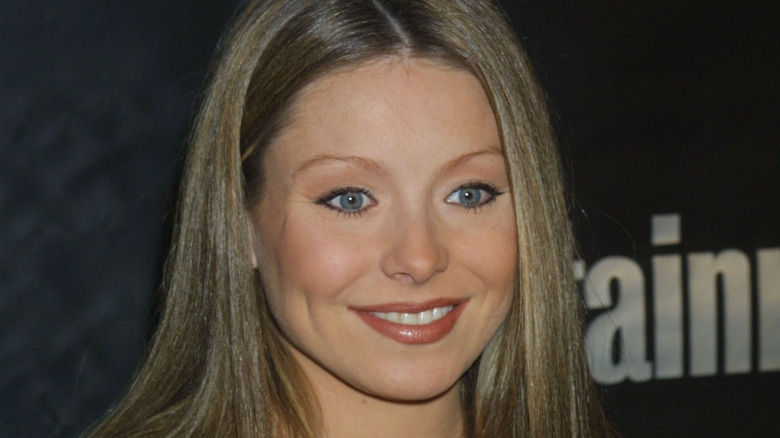 Kelly Ripa smiling