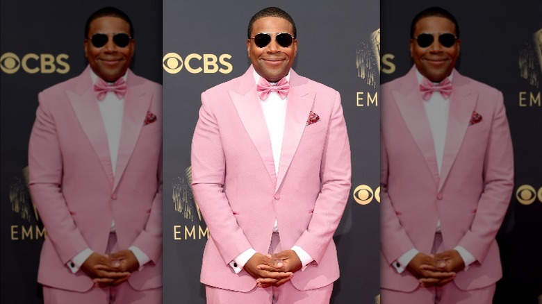 Kenan Thompson in a pink suit