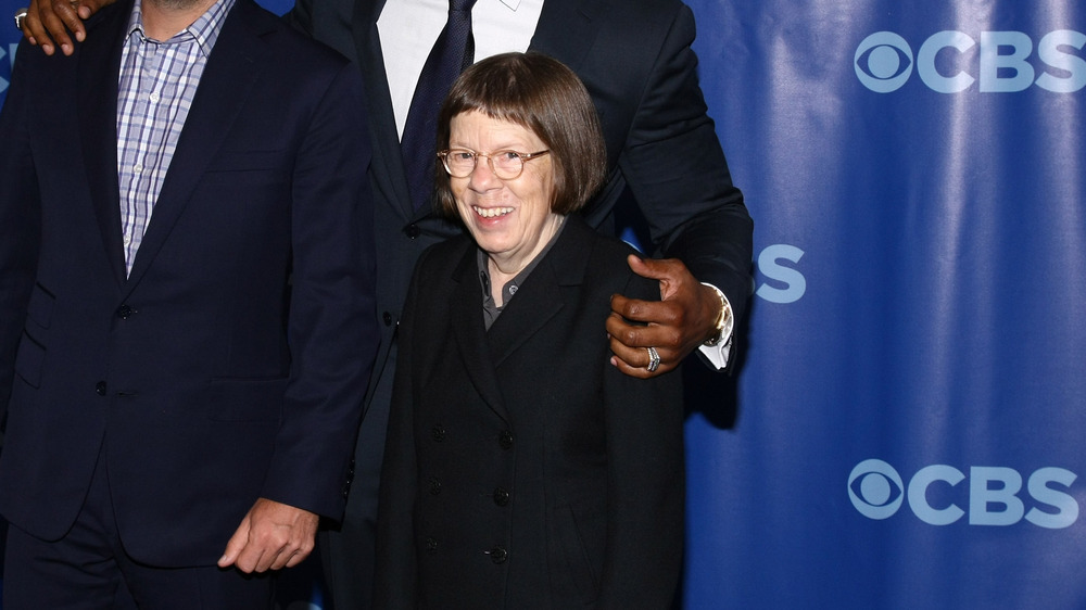 Linda Hunt posing for photos