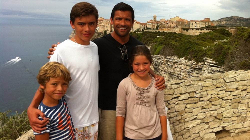 Lola Consuelos with family on holiday