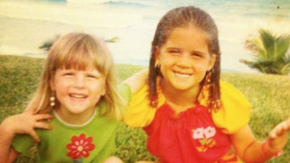 Maren Morris and her sister in Cancun as children