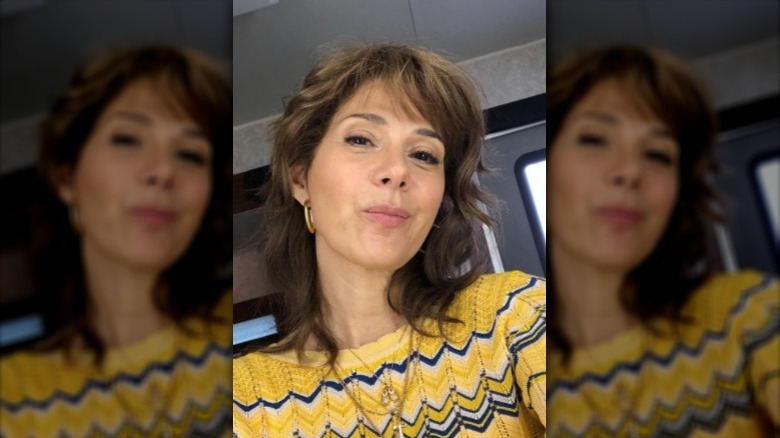 Marisa Tomei selfie