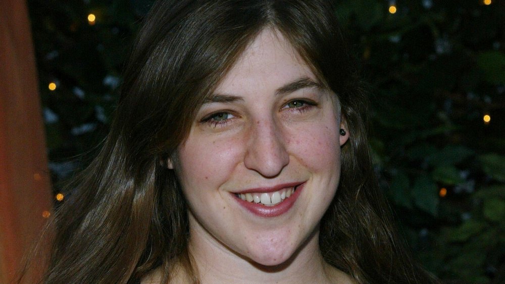 Mayim Bialik as an adult, close-up