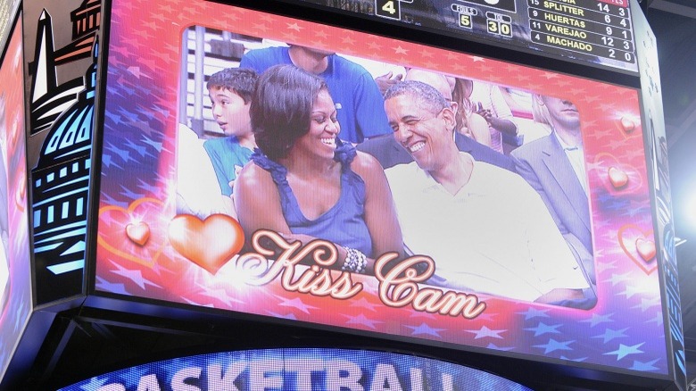 Michelle Obama Barack Obama kiss cam