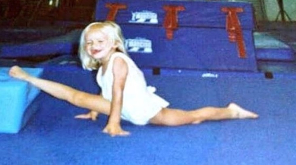 Nastia Liukin doing splits