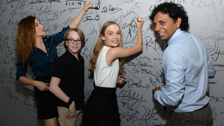 Kathryn Hahn, Ed Oxenbould, Olivia DeJonge, and M. Night Shyamalan 2015