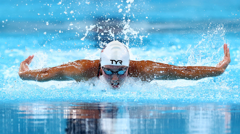 Torri Huske swimming 