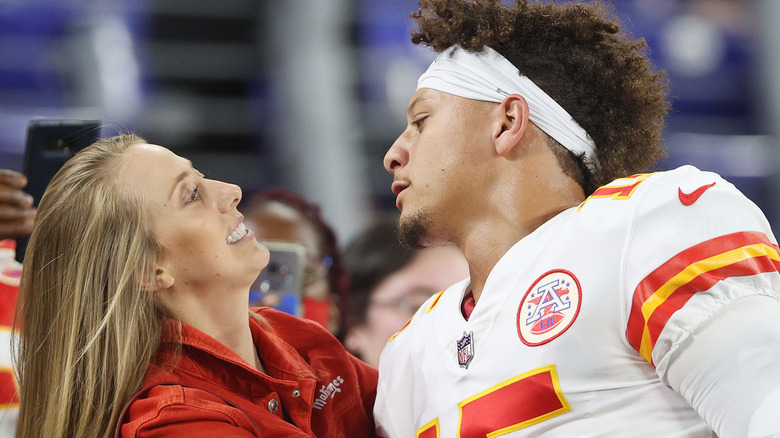 Patrick Mahomes and Brittany Matthews smiling