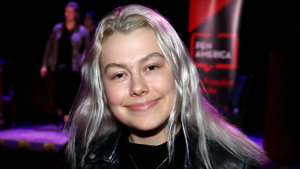 Phoebe Bridgers close up