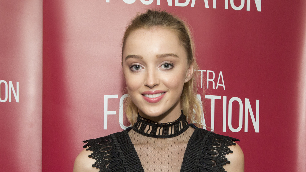 The Stunning Transformation Of Phoebe Dynevor 2393