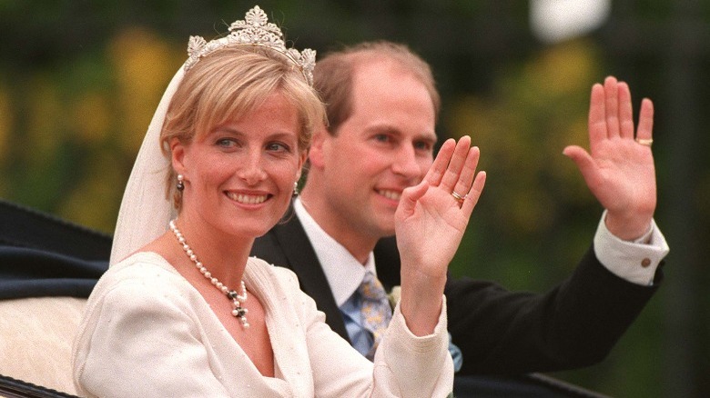 Sophie and Prince Edward waving 