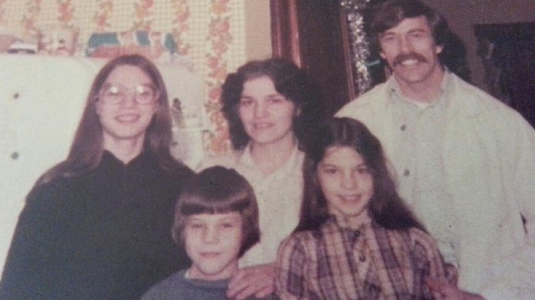 Robin Meade as a kid with family