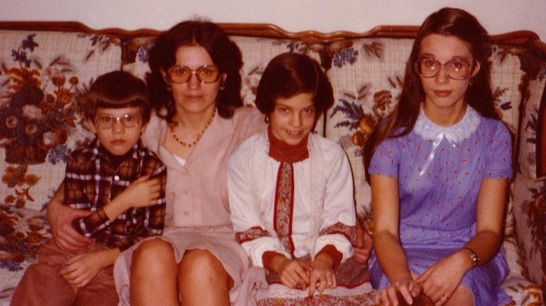 Robin Meade with her mother and two siblings