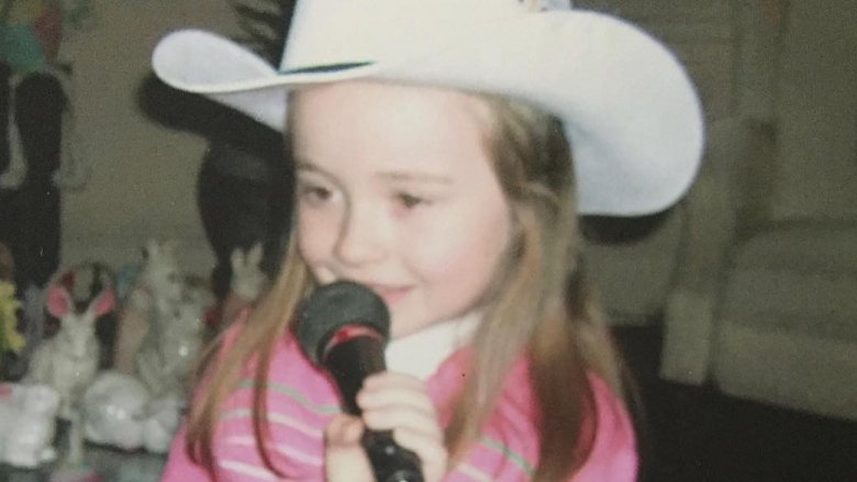 Sabrina Carpenter singing as a kid