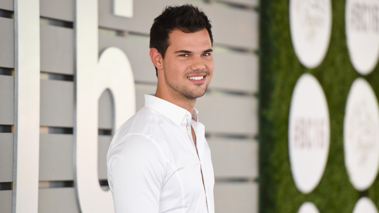 Taylor Lautner smiling in 2016