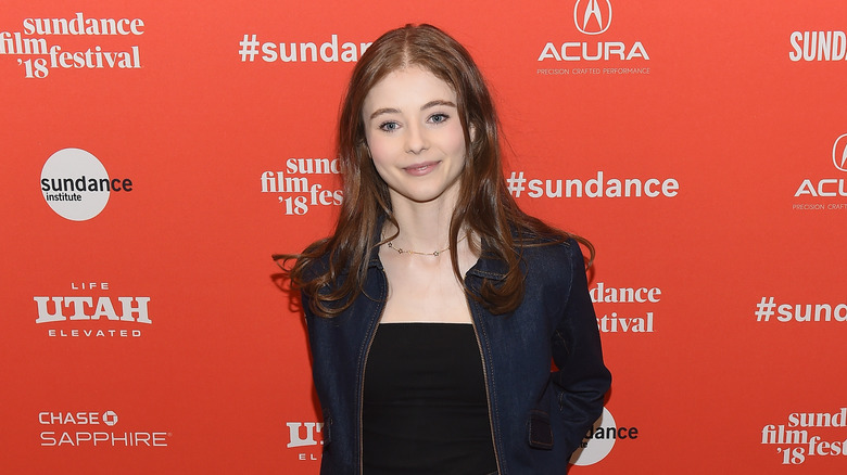 Thomasin McKenzie smiling at the "Leave No Trace" premiere