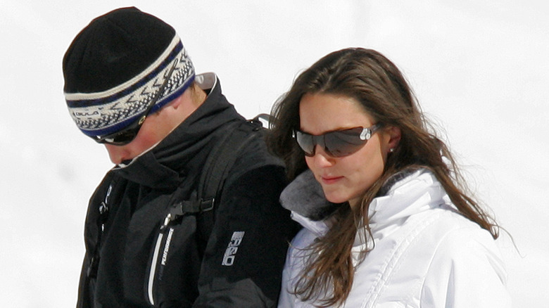 Kate Middleton and Prince William skiing