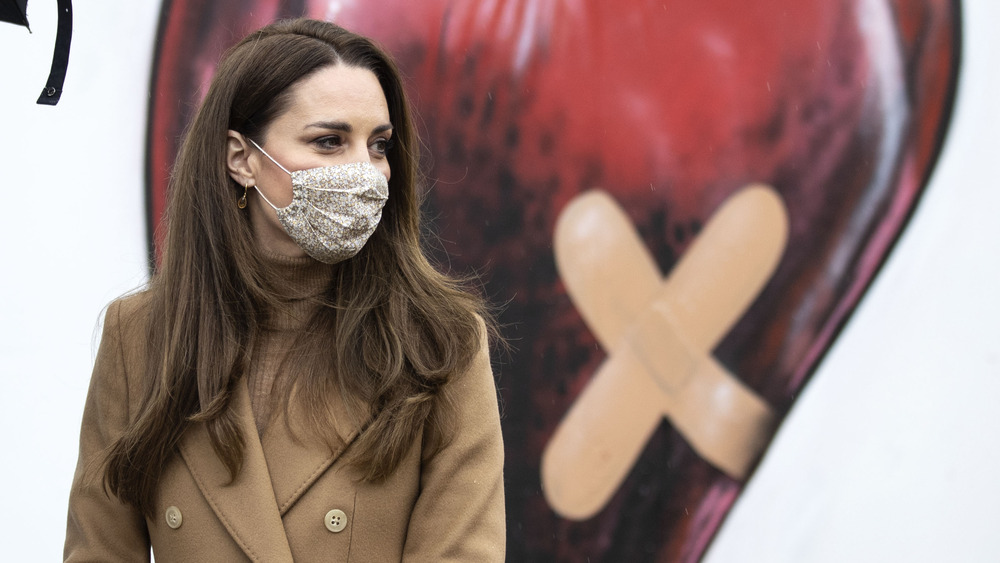 Kate Middleton wearing a mask at an event