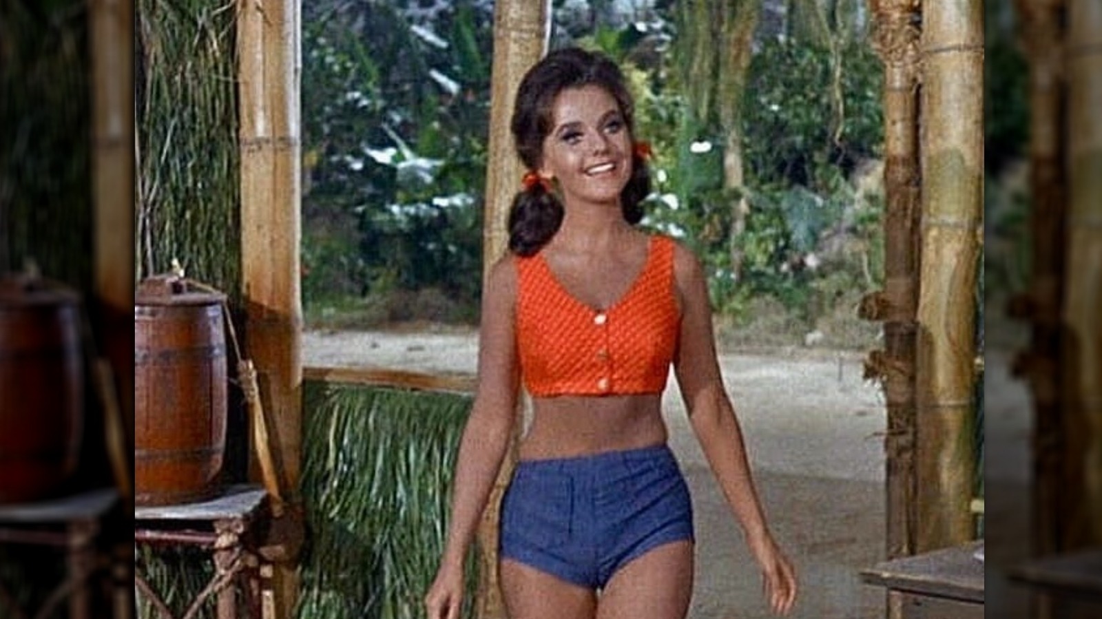 The Surprising Body Part Dawn Wells Was Made To Cover On Gilligans Island