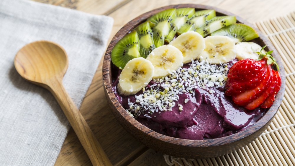 Smoothie bowl with acai