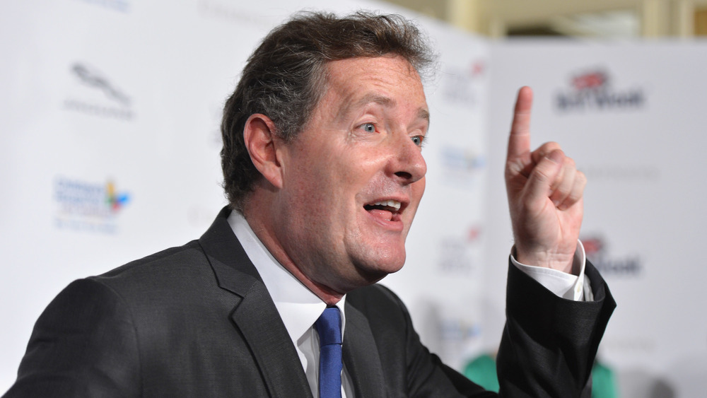 Piers Morgan pointing 