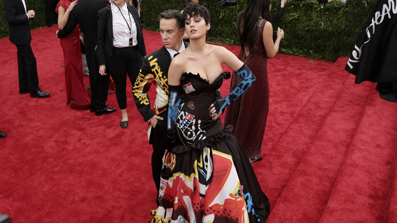 Katy Perry Jeremy Scott posing