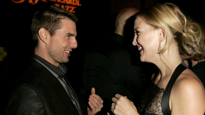 Tom Cruise and Kate Hudson talking