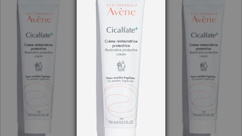 A tube of Avène Cicalfate+