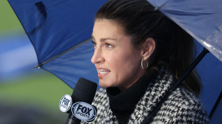 Erin Andrews with umbrella