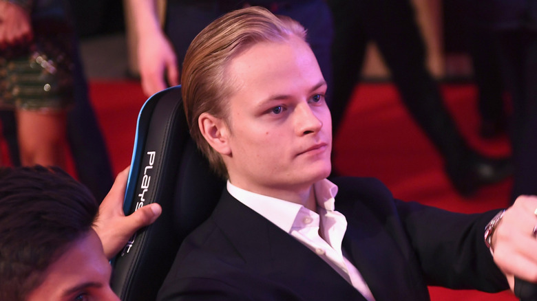 Marius Borg Hoiby competes on the Formula E Simulator at the BRITS official aftershow party