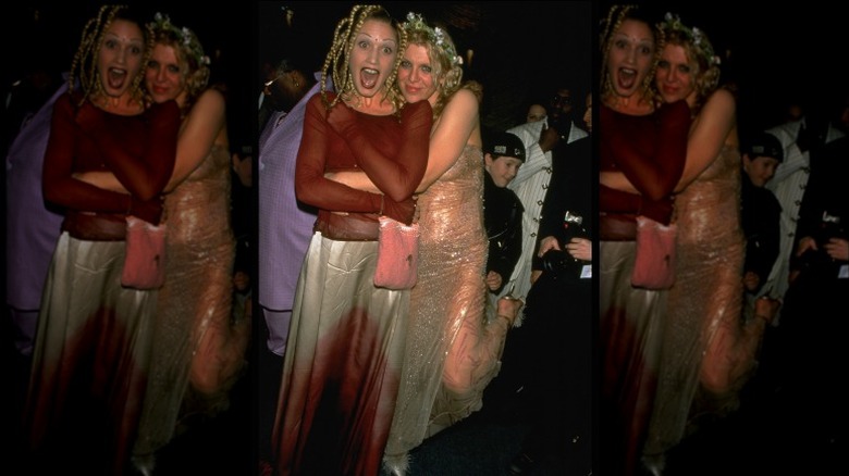 Gwen Stefani and Courtney Love embracing in the '90s