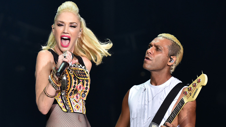 Gwen Stefani and Tony Kanal performing