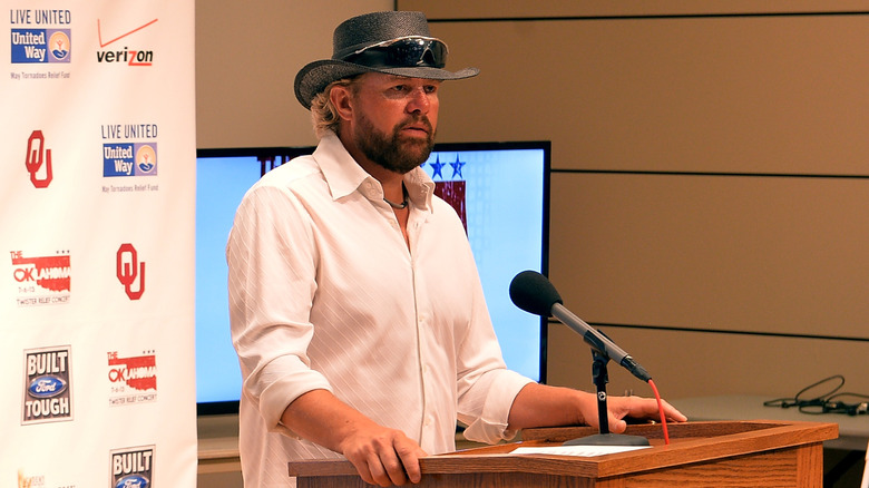 Toby Keith speaking at a benefit concert press conference