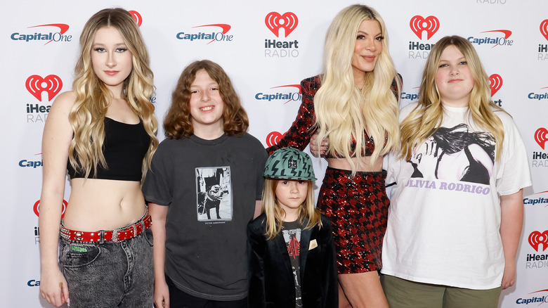 Stella, Liam, Beau, Tori, and Hattie Spelling posing together