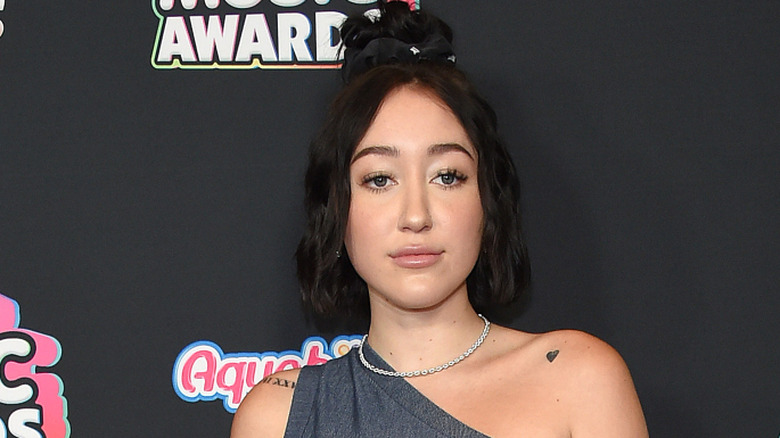 Noah Cyrus posing