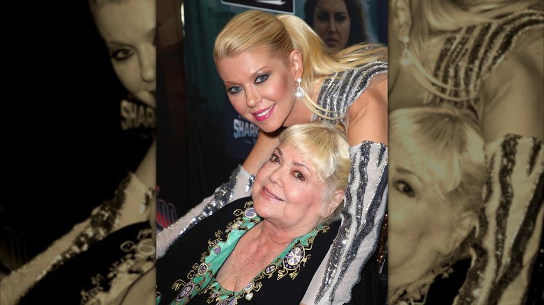 Tara Reid posing with her mother